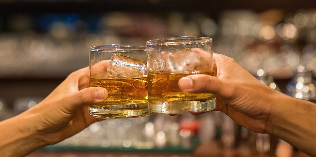 How Does Alcohol Affect the Eyes? Eye Society